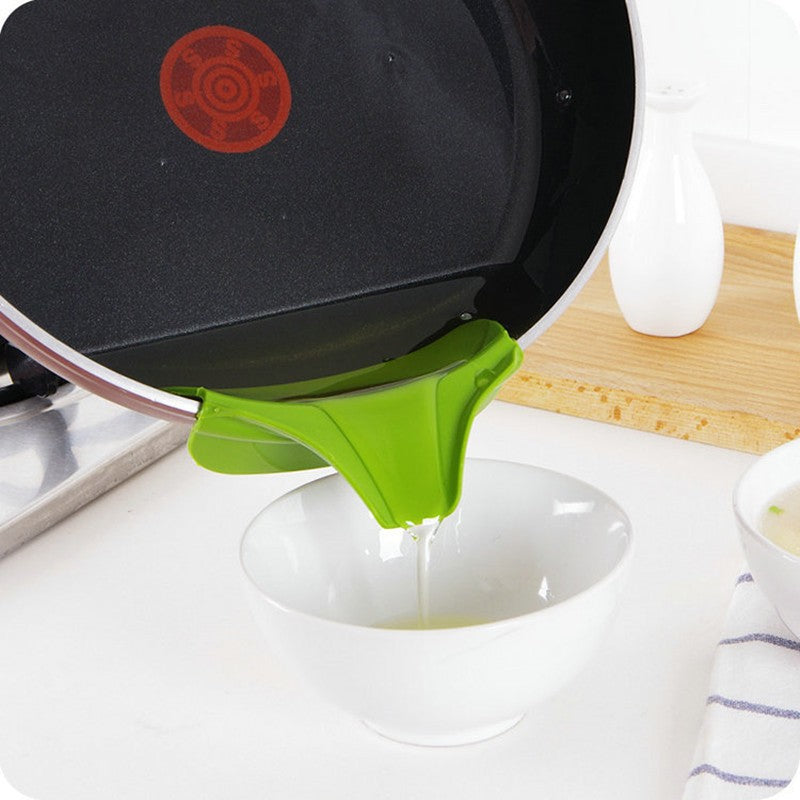 Silicone Pouring Funnel Clip | Pot Edge Kitchen Tool